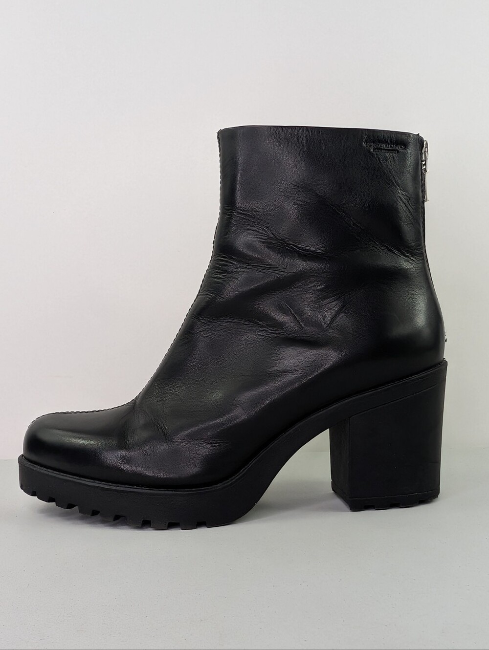 Vagabond Grace Boot Size 39 US 8 Black Leather Chunky Bootie Block Heel Side Zip